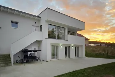 St. Marienkirchen/P: Neuwertiges Traumhaus – 171m² Wohnfläche, Terrasse &amp; Wärmepumpe