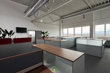 Repräsentatives, modernes ca. 241m² Büro mit Kantine und Parkplätzen