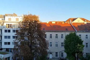 SONNENDURCHFLUTETE NEUBAUWOHNUNG MIT KLEINER TERRASSE IN DER PEITLGASSE/AM SPITZ