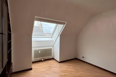JOHANN-NEPOMUK-BERGER-PLATZ DACHGESCHOSSWOHNUNG