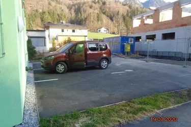 KEIN STANDARD, WIR BIETEN EXTRAS: BREITER AUTOSTELLPLATZ IN MARIASTEIN 