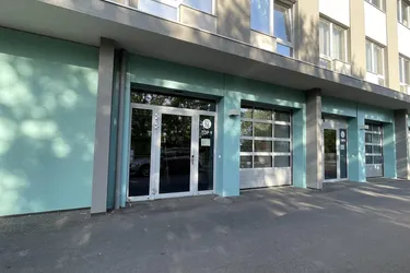 Moderne, ebenerdige Gewerbefläche mit Loft-Charakter &amp; Sektionaltor – vielseitig nutzbar
