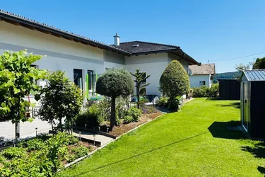 Attraktiver Bungalow mit zwei getrennten Wohneinheiten in Schalchen