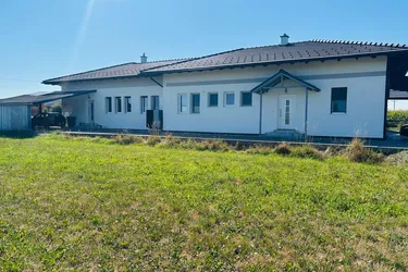 Moderner Generationen-Bungalow mit Wohlfühlgarantie