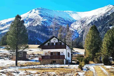 Zweitwohnsitz auf sehr großem Grundstück in Ruhelage in der beliebten Tauernregion