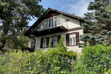 Gießhübl - Baugrundstück mit Altbestand in Bestlage