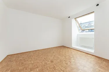 Ab August! Nahe Bahnhof Liesing! Ruhige 2-Zimmer-Wohnung am Stadtrand zu vermieten!