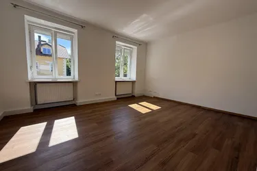 TOPZUSTAND + gute RAUMEINTEILUNG + BÜRO &amp; WOHNEN!