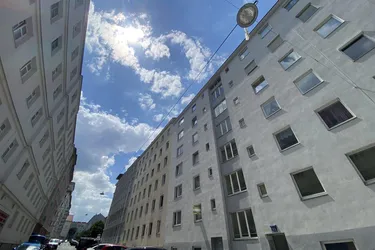 STARKE PREISREDUKTION + PERFEKT für Zwei + LOGGIA Richtung Innenhof + RUHIG + nahe U-Bahn!