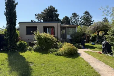 TRAUMHAFTES REFUGIUM in malerischer LAGE + SONNIG + EIGENGRUND + SOMMERHAUS + RUHELAGE!