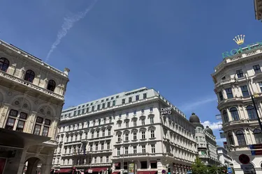 BESTE LAGE + Luxussuite im Dachgeschoss + KÄRNTNER STRASSE + Wohnen mit Hotelkomfort!