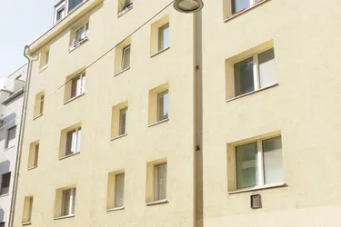ERSTBEZUG nach Sanierung!