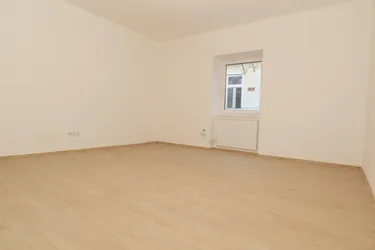 ERSTBEZUG - Büro - Atelier!