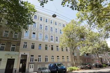 SANIERTES Lager/Büro nächst BFI!