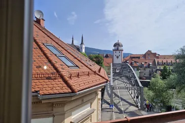 Wunderbare, loftartige Wohnung mit Garagenabstellplatz (optional) im Herzen Leobens