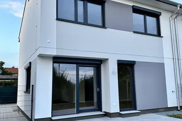 Treten Sie ein! Doppelhaushälfte zwischen Lobau und U2! Provisionsfrei für den Käufer