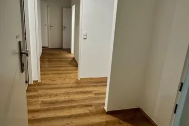 sanierte, helle, ruhige 3-Zimmer-Wohnung mit Balkon!
