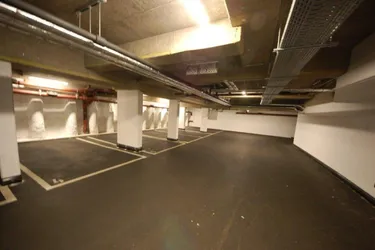 komfortabler Tiefgaragenplatz (keine Hebebühne/Stapelparker!) nächst Elterleinplatz!