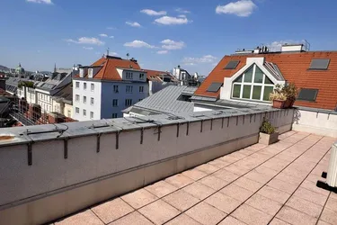 herrliche Dachterrassenwohnung mit Traumblick über die Dächer Wiens bis Karlskirche und Stephansdom unweit Belvedere! *klimatisiert*