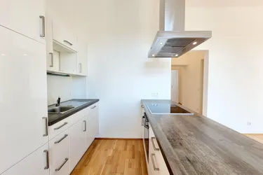 Expose Wohnen mit großen Balkon. Eine Oase mitten in der Stadt