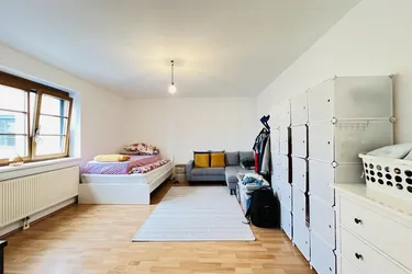 Loosdorf-Zentrum: Charmante, helle Wohnung für € 450