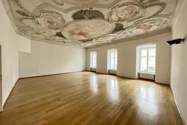 Repräsentatives Büro in Bestlage am Marktplatz: Stil, Raum und Komfort vereint