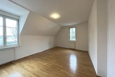 Expose Helle Einraumwohnung im Dachgeschoss, nähe Neuwaldegger-Bad