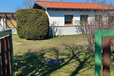 Grundstück für zwei Wohneinheiten und Gartenhaus