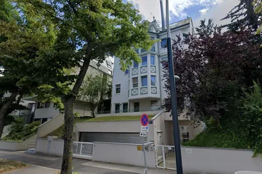 Ruhig gelegene drei Zimmer Wohnung in der oberen Krottenbachstraße 