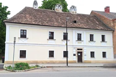 KAUFPREISREDUKTION!!! Haus mit Charme - architektonisches Juwel!