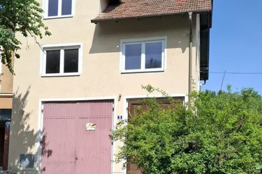 Stockhaus mit Groß-Garage - viele Nutzungsmöglichkeiten!