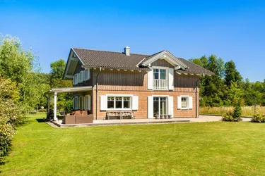 Urlaubsgefühl zu Hause: Schwedenhaus mit Pool, Galerie und großem Garten nahe Klagenfurt