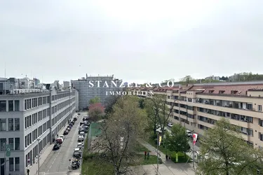 SONNIGES LOFTARTIGES DACHGESCHOSS MIT SCHÖNEM BLICK