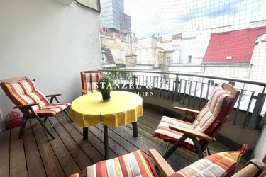 ZENTRUMSNAHES DACHGESCHOSS MIT TERRASSE