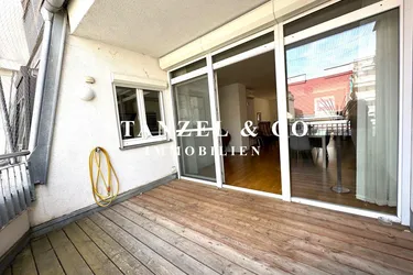 DACHGESCHOSS MIT TERRASSE IN PERFEKTER LAGE