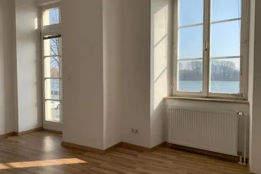 Dreizimmer-Wohnung mit Balkon und Aussicht in der Steiner Landstraße