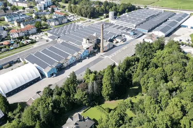 Industriehalle mit 45000 m² Teilflächen möglich/ Pro m² €4 Netto