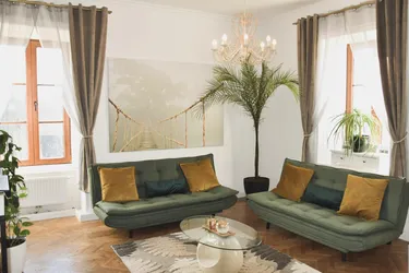 Stillvolle Wohnung im Schloss Hubertendorf 