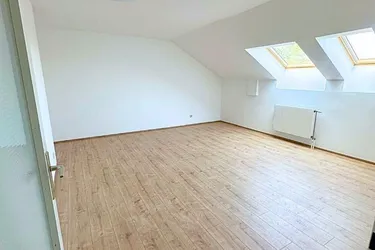 STEYR. Erstbezug! Moderne Wohnung mit Einbauküche, Parkplatz &amp; Zentralheizung!