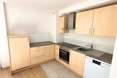 STEYR. Erstbezug! Moderne Wohnung mit Einbauküche, Parkplatz &amp; Zentralheizung!