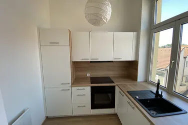 MIETE! Charmante 2-Zimmer-Dachgeschoßwohnung in top Lage in 4400 Steyr