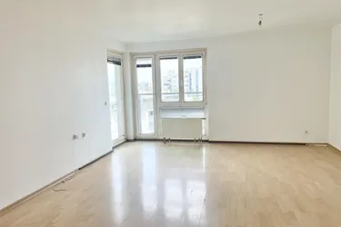 PROVISIONSFREI VOM EIGENTÜMER! SANIERUNGSBEDÜRFTIGE WOHNUNG MIT ZWEI ZIMMERN UND LOGGIA NÄHE U6 ALT-ERLAA!