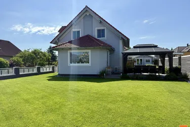 Wohnen wie im Urlaub – Charmantes Einfamilienhaus mit Seezugang