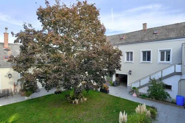 ** Großzügige, helle 4 Zimmerwohnung im Pallischhof - TOP 3 **