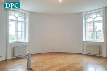 DPC | Prunkvolles Palais