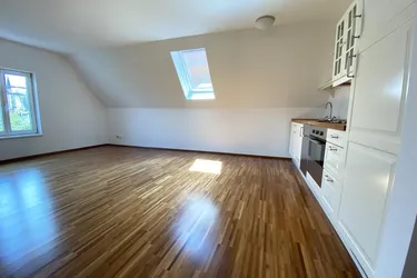 Lichtdurchflutete Dachgeschosswohnung im Herzen von Steyr - Top 03
