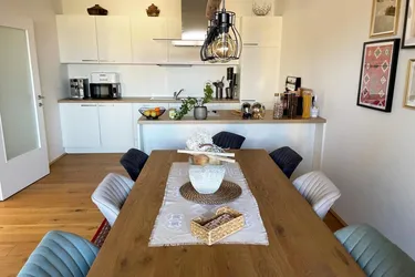 Leben mit Weitblick - Exklusive Dachgeschosswohnung inkl. Einbauküche und Loggia - Top A13