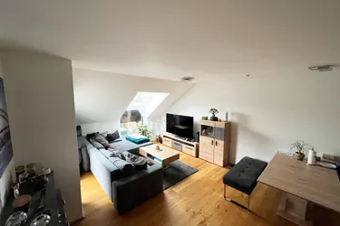 Sonnige Dachgeschosswohnung inkl. Einbauküche und Loggia - Top A10