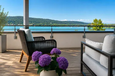 Luxuswohnung direkt am Wörthersee mit eigenem Badesteg &amp; großer Panoramaterrasse