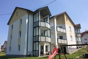 Familienfreundliche 3 Zimmerwohnung mit Blick ins Grüne